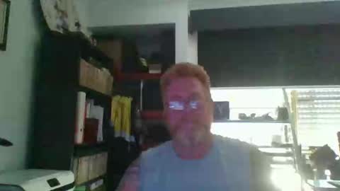 kiwi_boss61 online show from December 14, 5:40 am