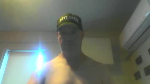 kiwiguy19773 online show from December 28, 5:02 am