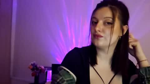 KlaraLips online show from April 9, 8:36 pm