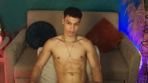 Snapshot of klaton__ chatting on October 22, 2:15 am klaton__ online show from October 22, 2:15 am