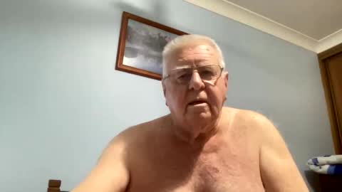 Aussiedude online show from March 15, 10:29 am