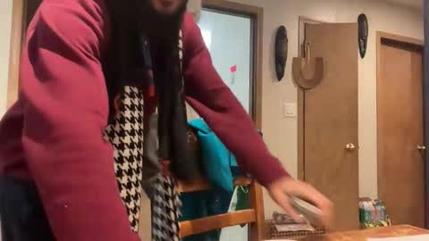 A Dick Ting online show from January 7, 1:10 am