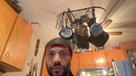 A Dick Ting online show from April 3, 11:00 pm