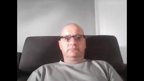 Snapshot of konsty17 chatting on October 29, 10:32 pm konsty17 online show from October 29, 10:32 pm