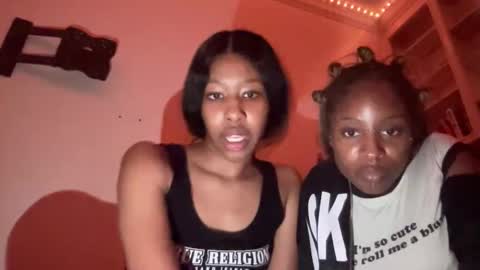 Kourtneyyy online show from April 3, 3:24 am