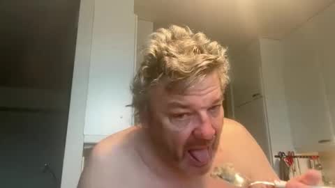 kovapoika online show from October 6, 6:31 am