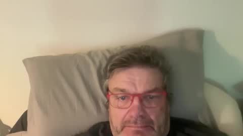 kovapoika online show from October 13, 2:52 pm