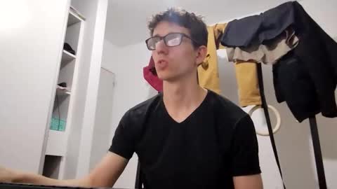 Facu online show from October 21, 12:05 am