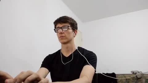 Facu online show from December 15, 10:50 am