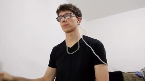 Facu online show from December 28, 11:30 am