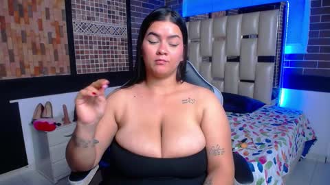 Snapshot of kriss_sweetboobs chatting on September 27, 3:54 pm kriss_sweetboobs online show from September 27, 3:54 pm