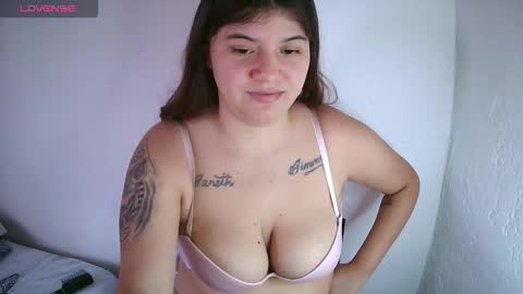 krissone online show from February 9, 9:39 pm