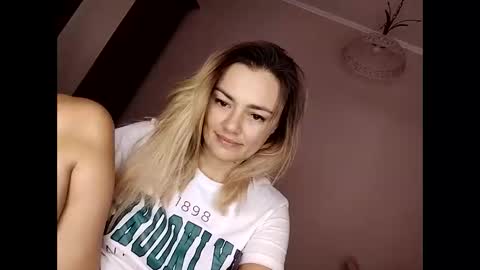 KrissSexi online show from October 13, 5:09 am