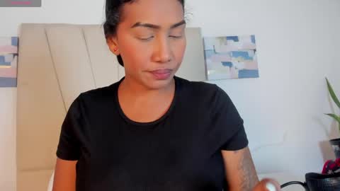 kristel_lee_ online show from May 26, 1:44 am
