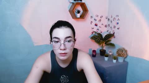 Snapshot of kristenx_x chatting on September 19, 11:47 am Kristen online show from September 19, 11:47 am
