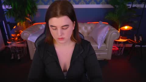 kristifoxy online show from May 19, 12:23 pm