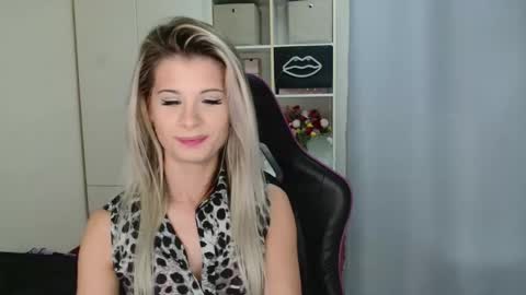 KristineAmore online show from December 23, 8:42 am