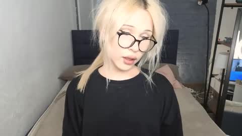 Kristy online show from April 13, 2:32 pm