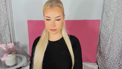 KristyFlowers online show from March 8, 3:16 pm