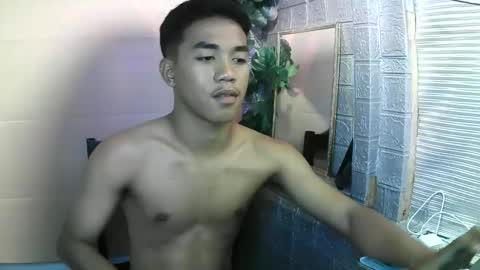 kritthanarkorn online show from November 13, 3:04 pm