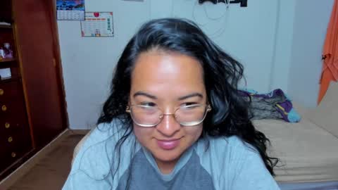 Snapshot of kroline_20 chatting on January 16, 3:02 am Kroline  online show from January 16, 3:02 am