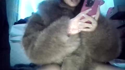 krystaldrippy online show from December 17, 3:46 am