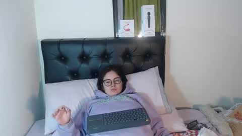 kryystaladams online show from July 3, 11:26 am