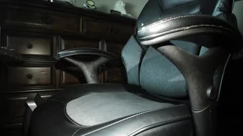 kwufbenk475692 online show from February 5, 6:06 am