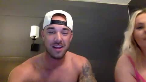 Snapshot of kylealyssa97 chatting on October 27, 2:11 am kylealyssa97 online show from October 27, 2:11 am