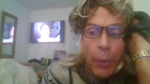 kylestrips4youq online show from March 17, 11:15 am