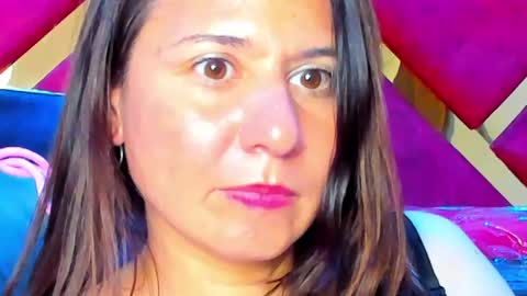 kylie_bloom online show from May 30, 2:10 am
