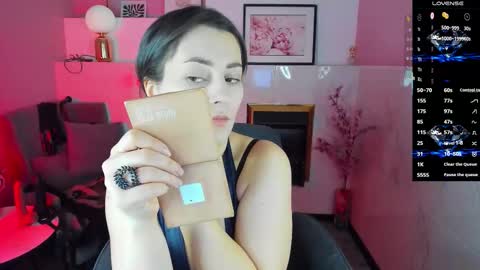 Kylie online show from December 16, 1:50 pm