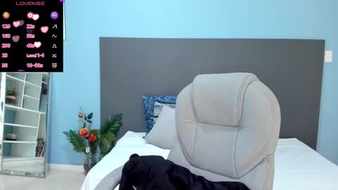 Snapshot of kylie_reyes chatting on September 17, 7:50 pm Kylie Reyes  online show from September 17, 7:50 pm