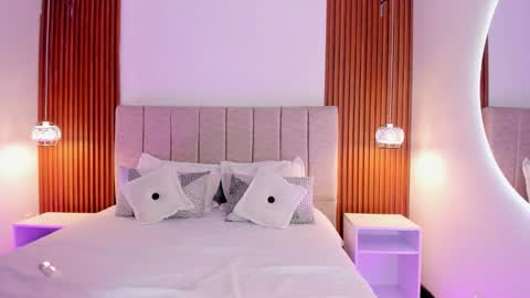 kloe sofia online show from February 9, 12:20 pm