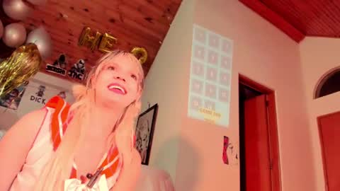 Snapshot of kyliekandy chatting on February 23, 1:24 am   online show from February 23, 1:24 am