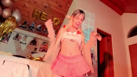 Snapshot of kyliekandy chatting on February 23, 4:28 am   online show from February 23, 4:28 am