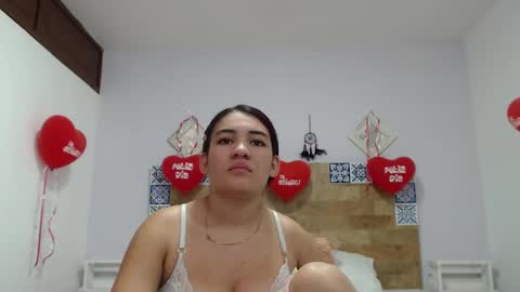 Snapshot of kyliiebaker chatting on February 21, 2:38 pm Kylie online show from February 21, 2:38 pm