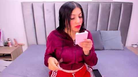 Emily  Laila  online show from October 27, 12:16 pm