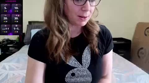 l4dyc4pricorn76 online show from March 23, 1:54 am