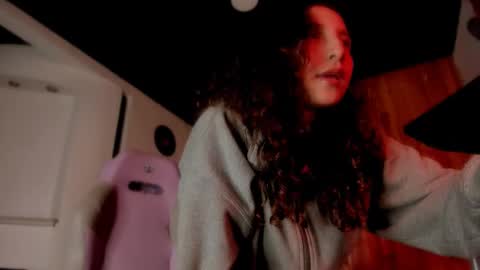 Laary Lily  online show from February 12, 11:41 pm