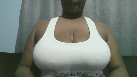 lady_dearra online show from November 6, 4:37 am