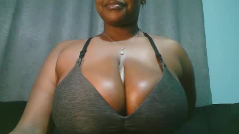 lady_dearra online show from May 8, 3:12 am