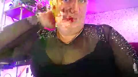 Lady Gloria online show from April 9, 6:19 am