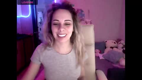 lady_smile69 online show from February 2, 3:37 am
