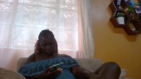 Snapshot of ladyblossoms19 chatting on September 23, 6:40 am lindah32 online show from September 23, 6:40 am