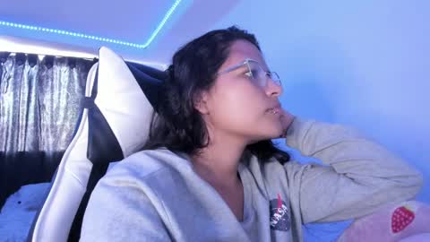  Lady  online show from February 28, 1:47 pm