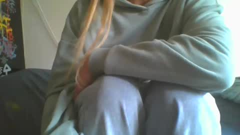 Snapshot of ladychriss chatting on October 1, 10:47 am Enchanted online show from October 1, 10:47 am