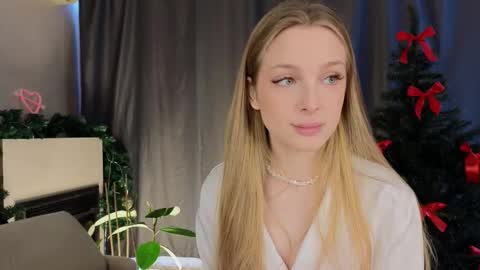 Lilia online show from December 3, 6:36 am