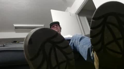 Snapshot of laidback_and_chill chatting on March 1, 3:32 am Rick online show from March 1, 3:32 am