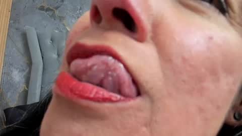 Lailacastillo online show from July 4, 12:09 pm